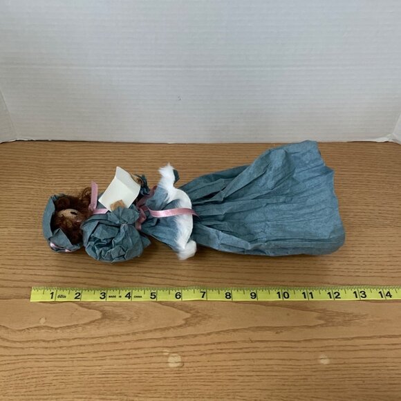 Vtg Handmade Paper Mache Christmas Caroler Family w Victorian Outfits Set of 3 - Picture 9 of 11